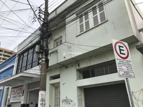 Sobrado com 7 quartos, 2 banheiros e 341m² à venda no bairro Centro, Pelotas