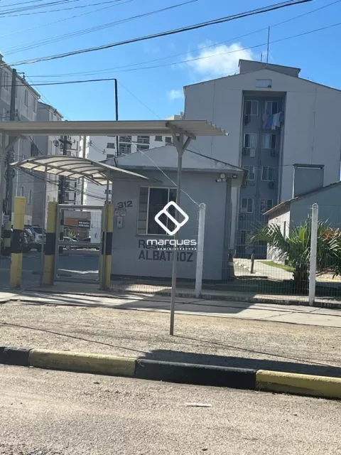 Apartamento com 2 quartos, 1 banheiro e 55m² para alugar no bairro São Gonçalo, Pelotas