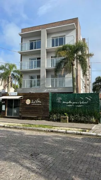 Apartamento com 2 quartos e 1 banheiro à venda no bairro Laranjal, Pelotas