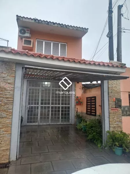 Sobrado com 2 quartos, 2 banheiros e 160m² à venda no bairro Fragata, Pelotas