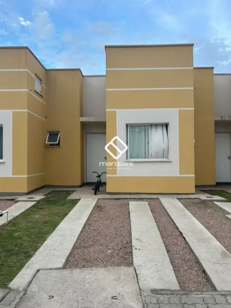 Casa com 2 quartos, 1 banheiro e 60m² à venda no bairro Santa Terezinha, Pelotas