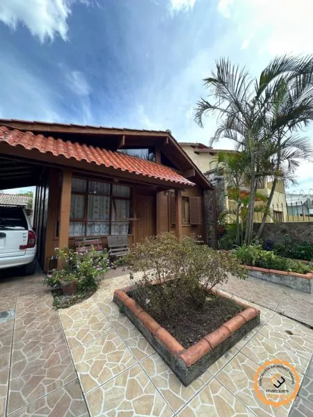 Casa com 1 quarto, 1 banheiro e 94m² à venda no bairro Umuharama, Pelotas